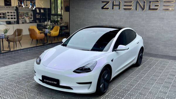 Gloss Pearl Shell White To Purple Car Body Color Change Vinyl Wrap