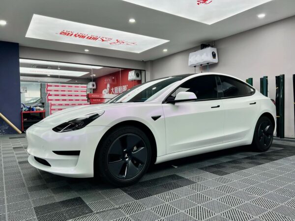 Ceramic White To Purple Car Body Color Change Vinyl Wrap